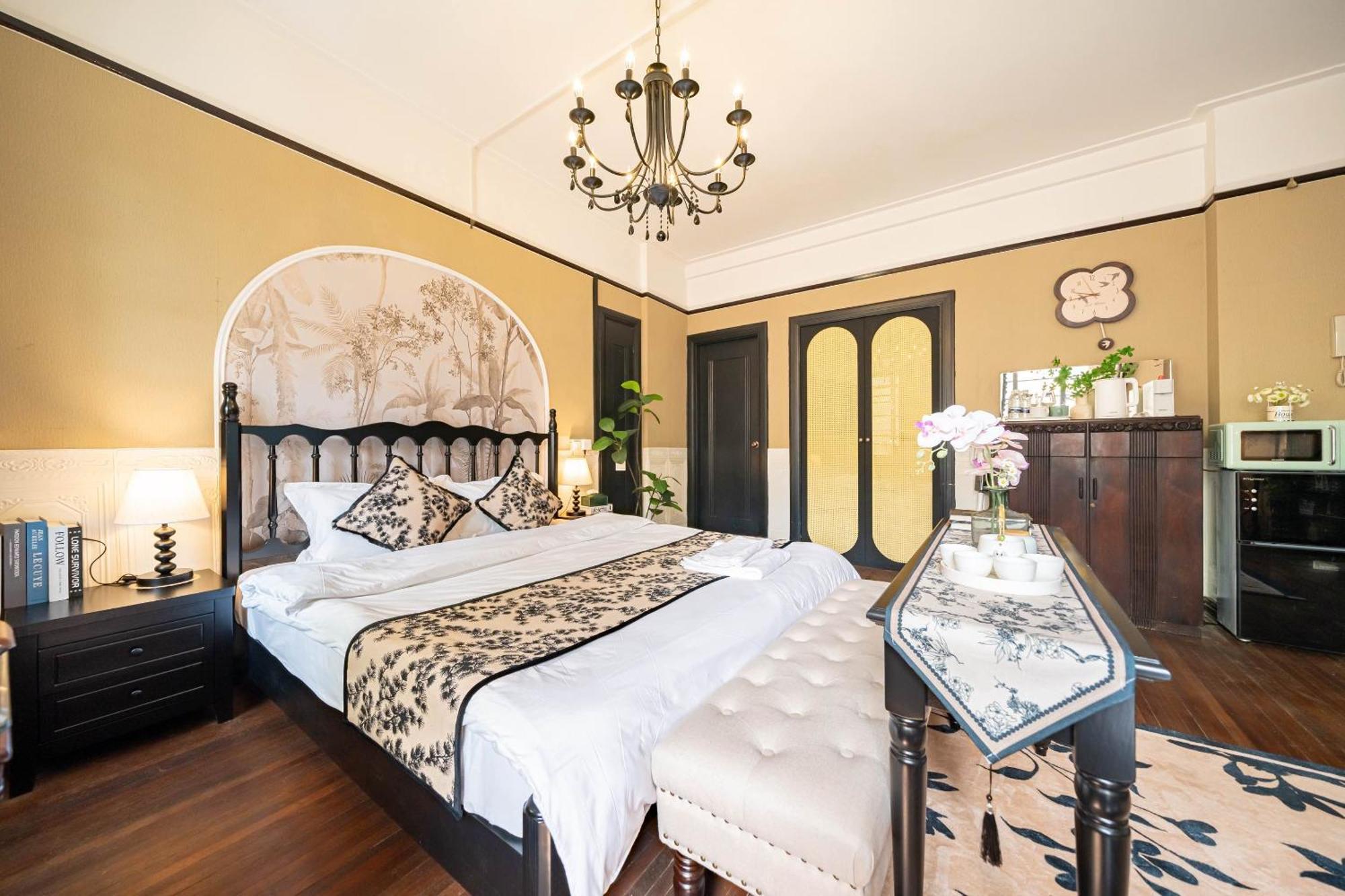 Lingju - Sinan Mansion Branch Apartment Shanghai