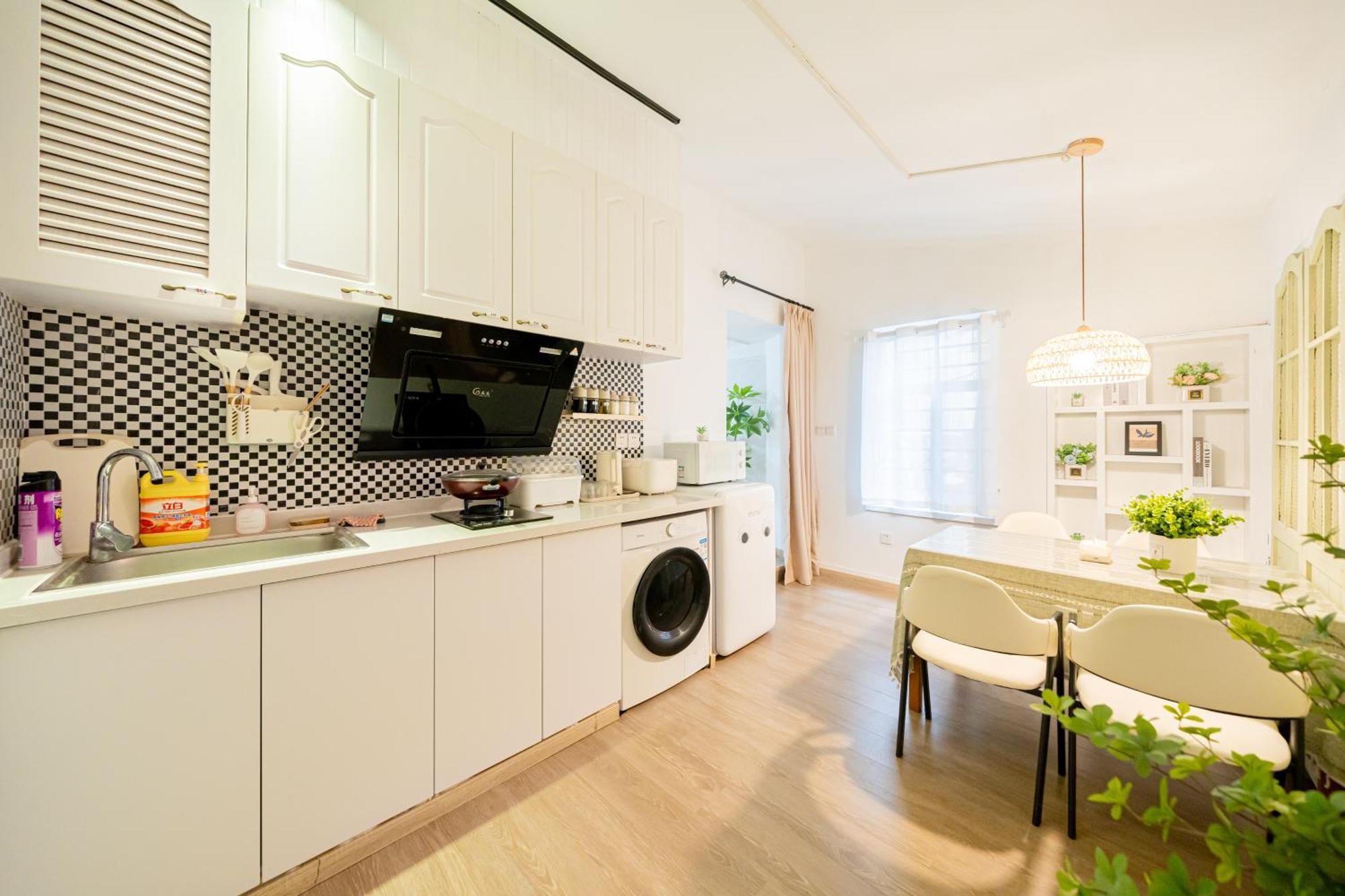 Lingju - Sinan Mansion Branch Apartment Shanghai